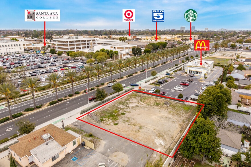 1417 N Bristol St, Santa Ana, CA for lease - Building Photo - Image 2 of 22