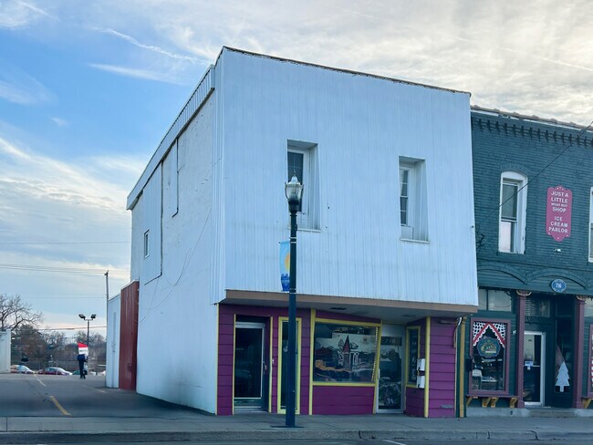 Plus de détails pour 718 E Mount Morris Rd, Mount Morris, MI - Commerce de détail à vendre