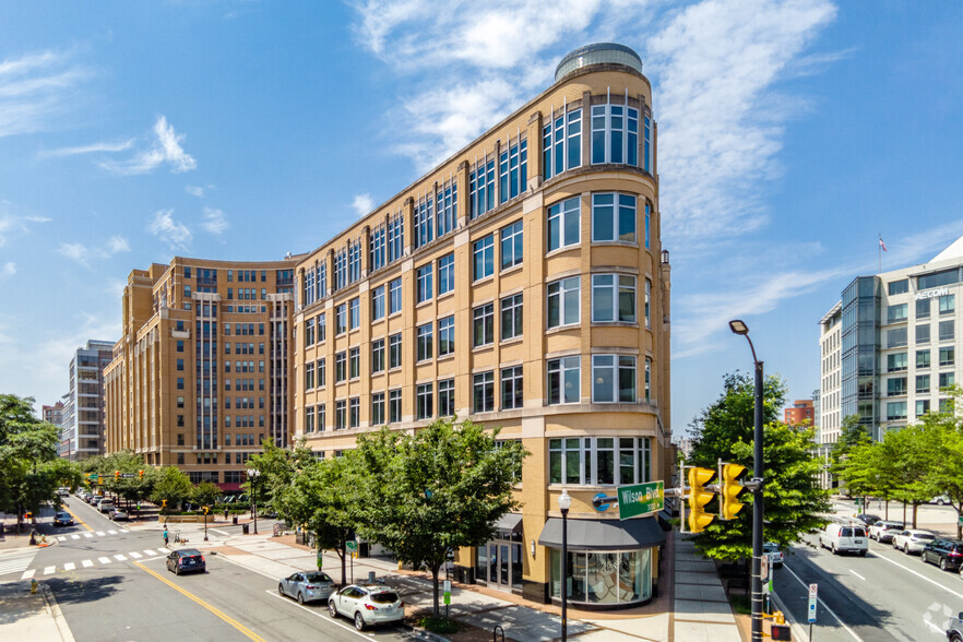 3000 Wilson Blvd, Arlington, VA for lease - Building Photo - Image 3 of 5