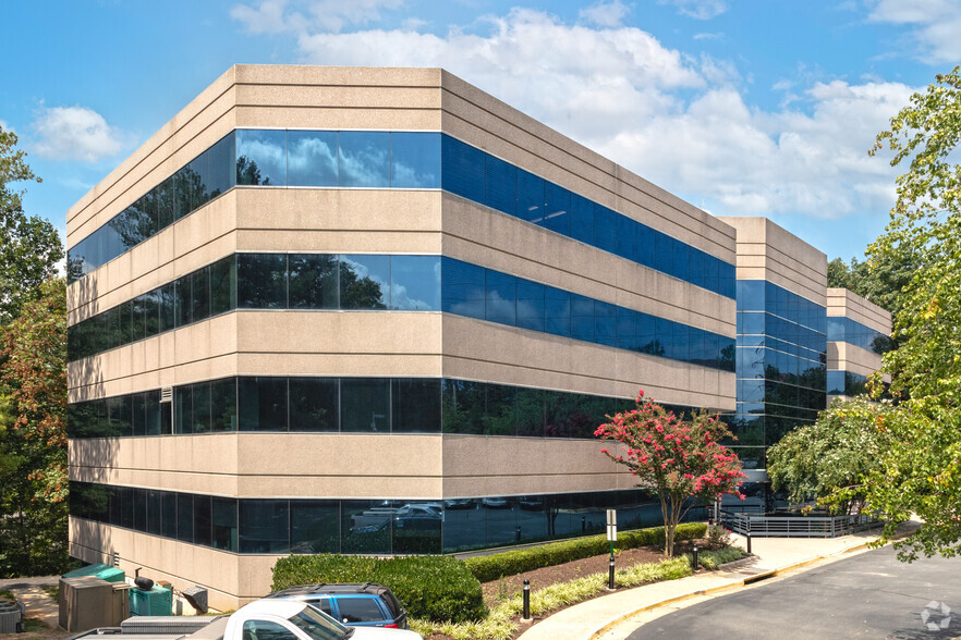 1801 Robert Fulton Dr, Reston, VA for lease - Building Photo - Image 3 of 7