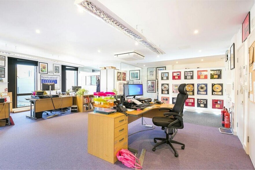 7-15 Drysdale St, Londres à vendre - Photo du bâtiment - Image 2 de 74