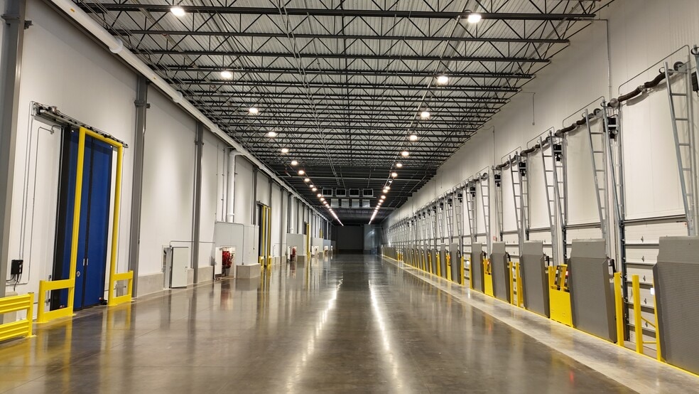 10105 Pritchard Road, Jacksonville, FL for lease - Interior Photo - Image 3 of 7