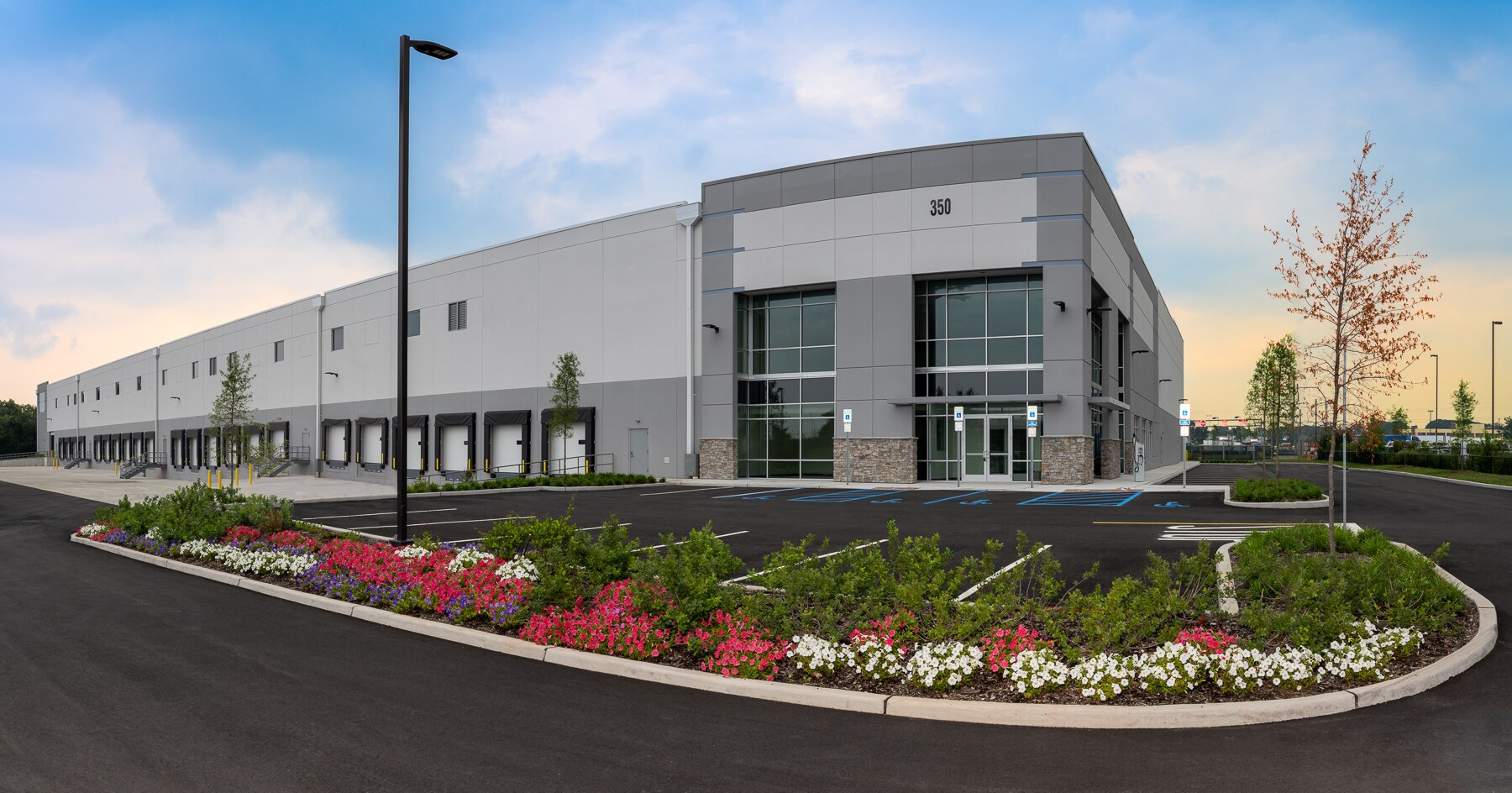 350 Route 1 & 9, Newark, NJ à louer Photo du bâtiment- Image 1 de 5