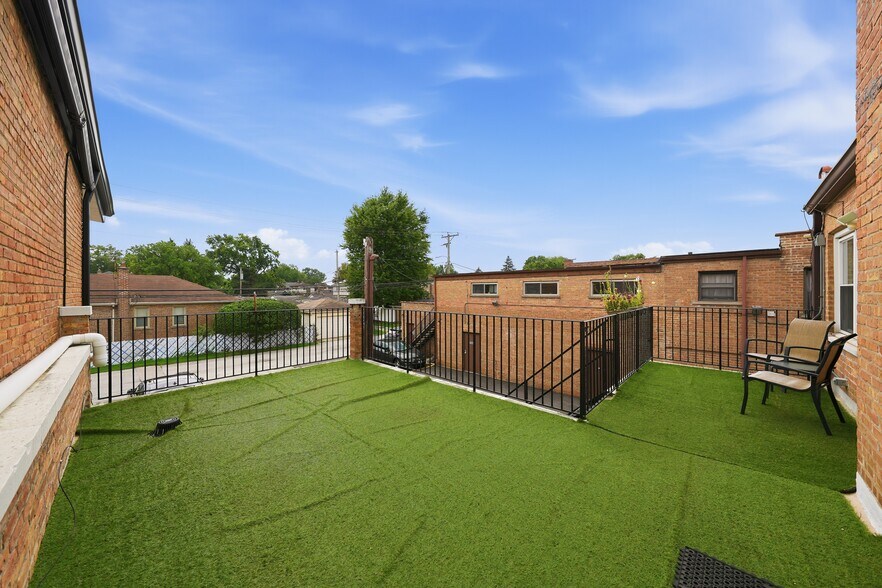 3837 W 95th St, Evergreen Park, IL à vendre - Photo du bâtiment - Image 3 de 20