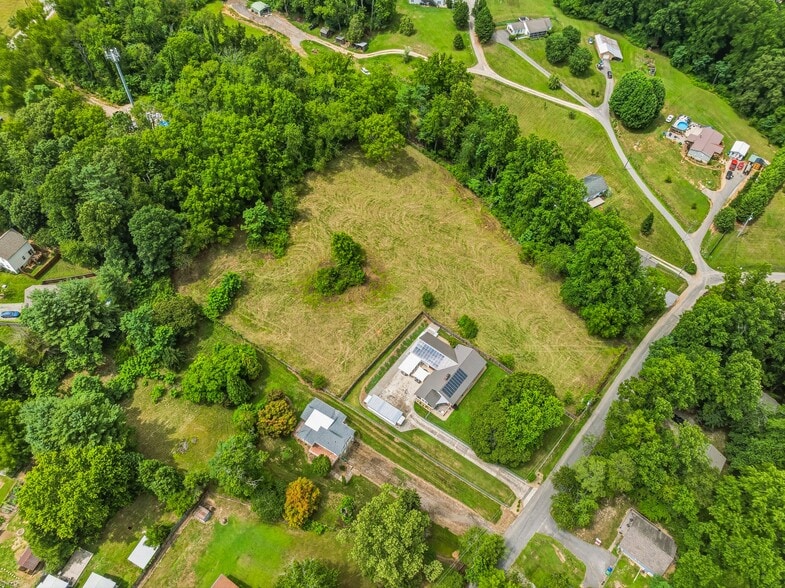 99999 Daniel Rd, Asheville, NC for sale - Building Photo - Image 3 of 22