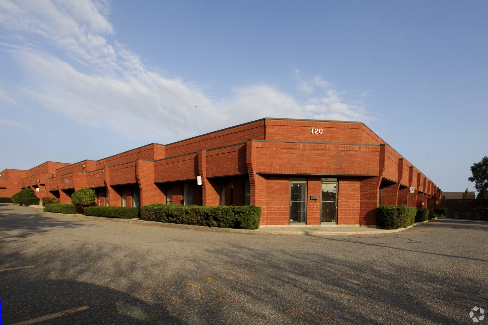 120 Watline Ave, Mississauga, ON à louer Photo principale- Image 1 de 6