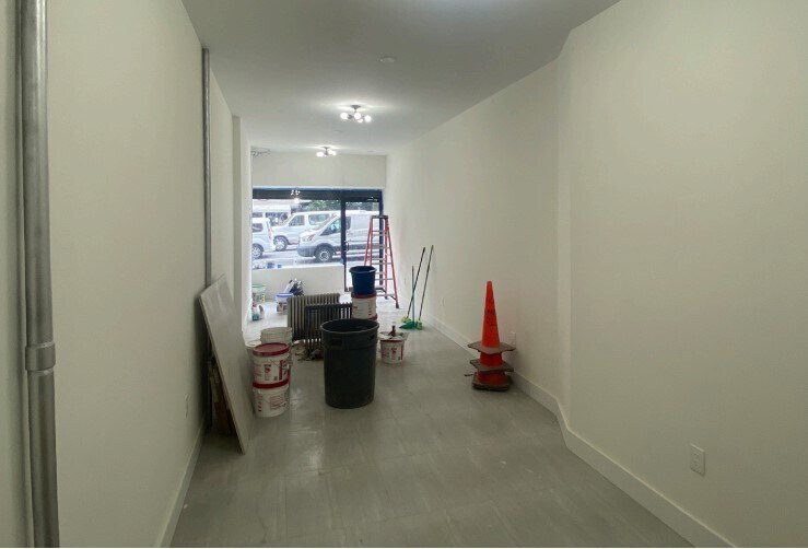 666 9th Ave, New York, NY à louer - Photo intérieure - Image 2 de 5