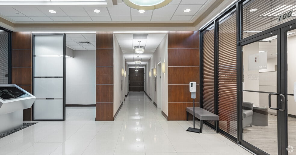 4400 Pga Blvd, Palm Beach Gardens, FL for lease - Lobby - Image 2 of 24