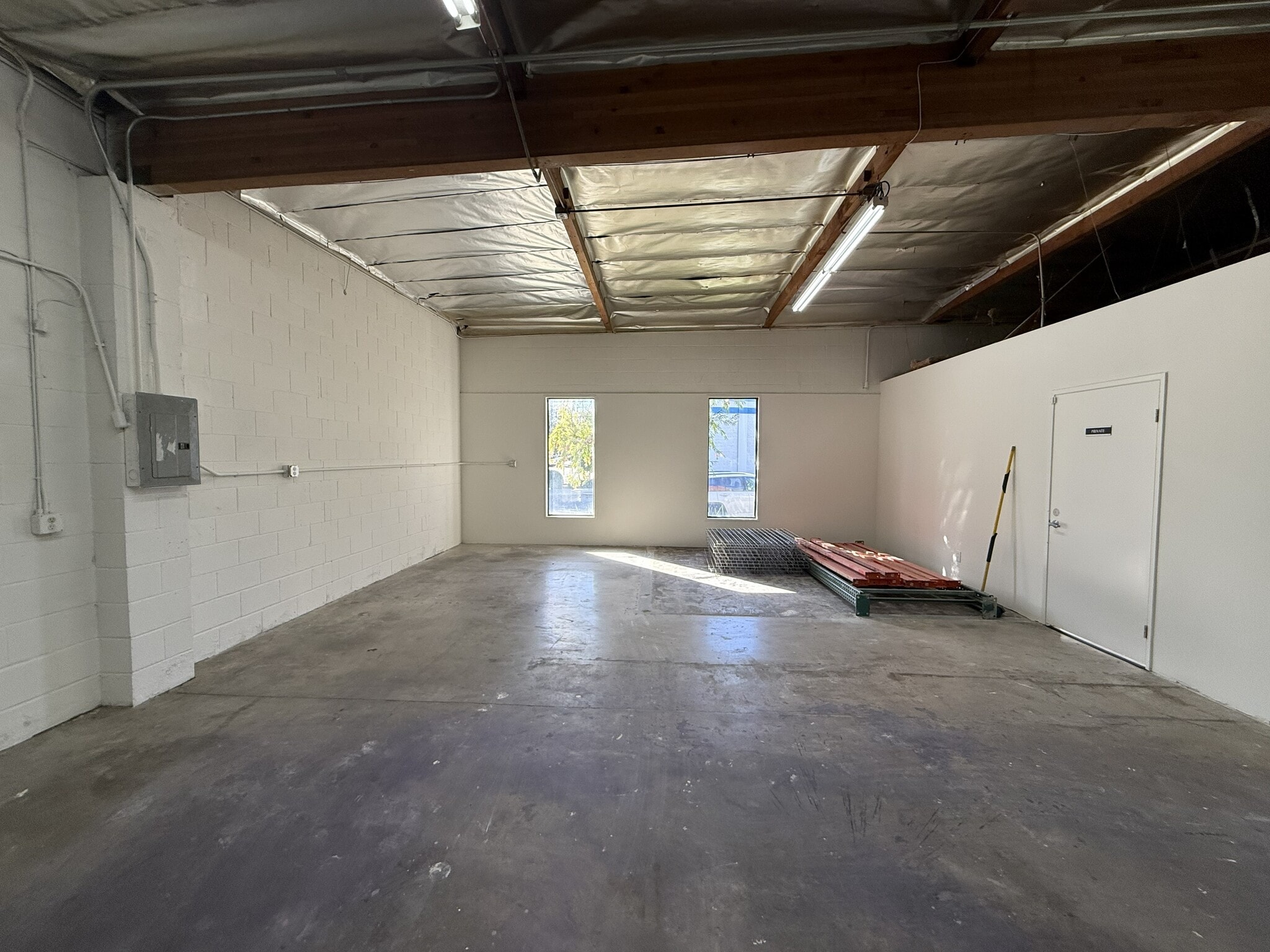 9510-9520 Owensmouth Ave, Chatsworth, CA for lease Interior Photo- Image 1 of 6
