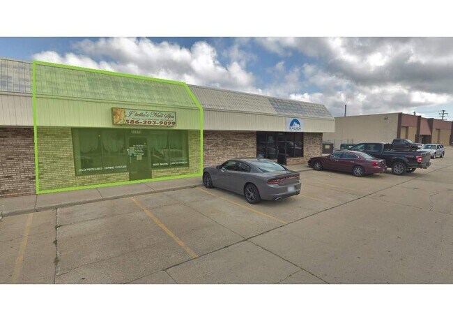 More details for 33960-34100 Groesbeck Hwy, Clinton Township, MI - Office/Retail for Lease
