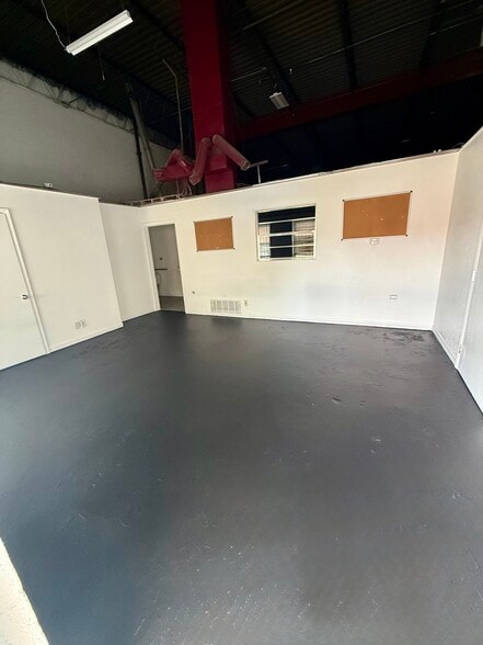 4725-4745 Lipan St, Denver, CO for lease - Building Photo - Image 3 of 7