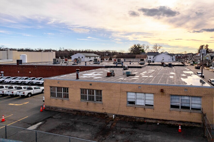 288-300 Ralph St, Belleville, NJ à vendre - Photo du bâtiment - Image 2 de 14