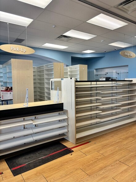 805-863 Browns Line, Toronto, ON for lease - Building Photo - Image 3 of 13