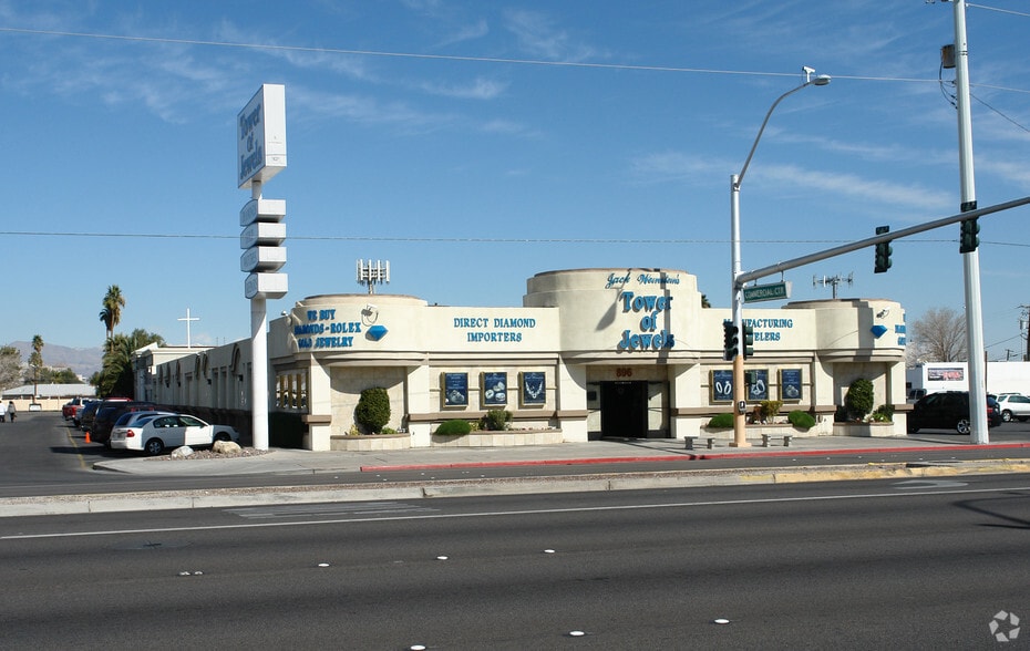 896 E Sahara Ave, Las Vegas, NV for lease - Primary Photo - Image 1 of 3