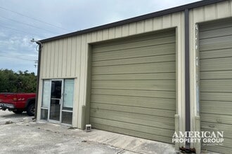 976 S River Rd, Englewood, FL for lease Interior Photo- Image 1 of 3