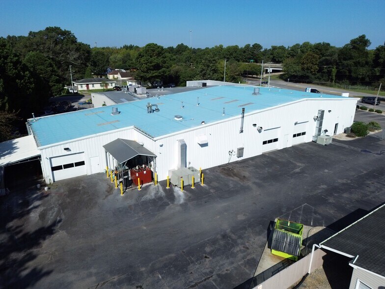 1801 Virginia Beach Blvd, Virginia Beach, VA à vendre - Photo du bâtiment - Image 2 de 8