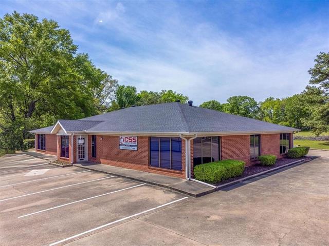 121 Gilmer Rd, Longview, TX à vendre Photo du bâtiment- Image 1 de 34