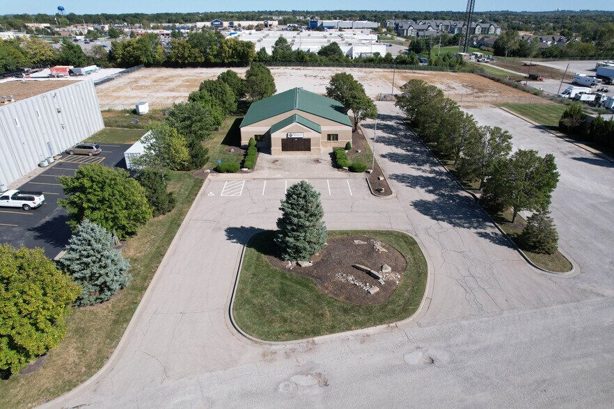17231 Bel-Ray Pl, Belton, MO à louer - Photo du bâtiment - Image 3 de 23