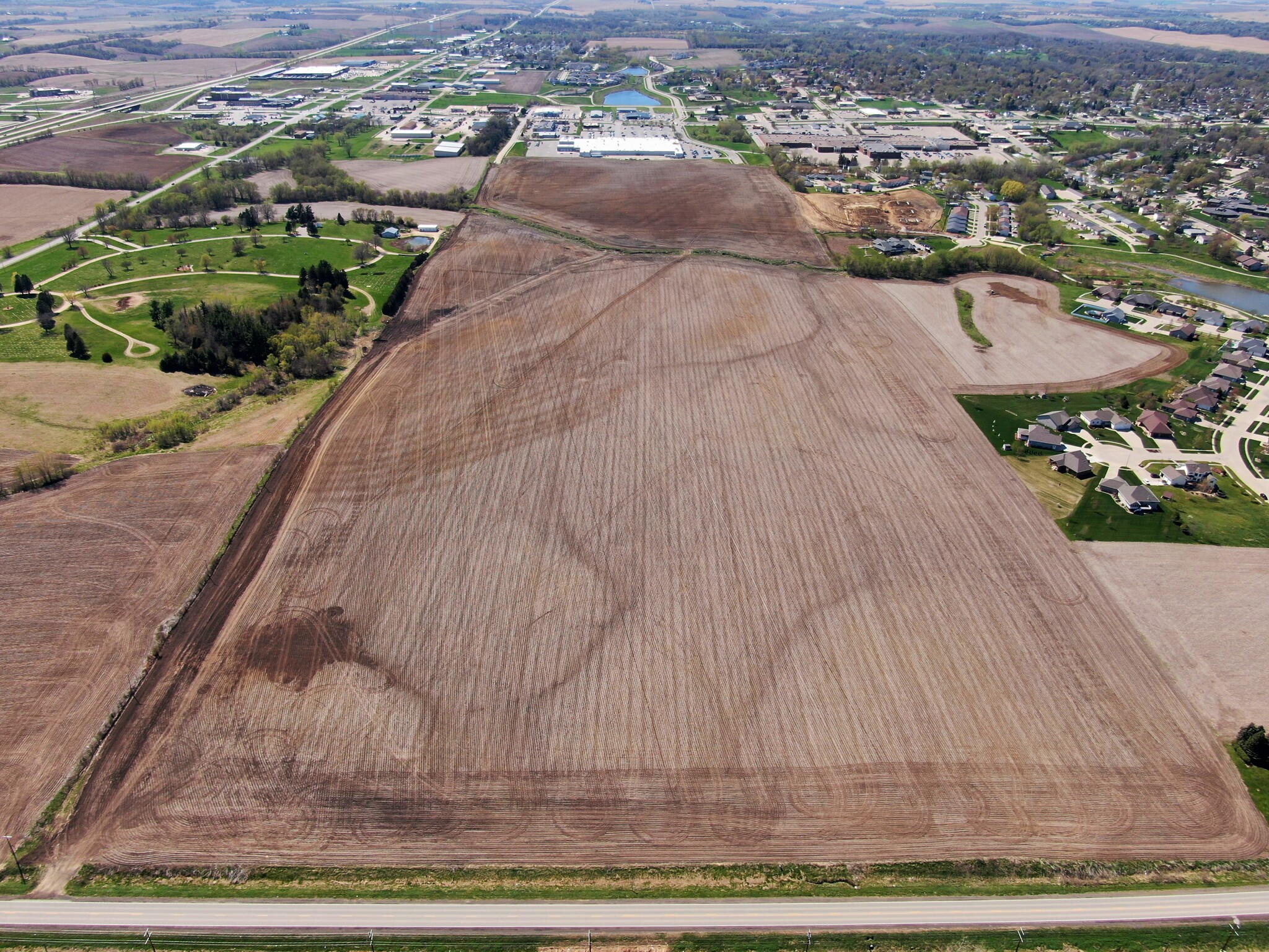 Governor Rd, Marshalltown, IA for sale Primary Photo- Image 1 of 9
