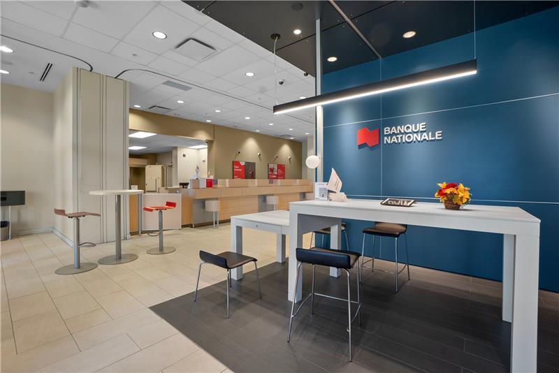 Boul. de la Côte Vertu portfolio of 3 properties for sale on LoopNet.ca - Interior Photo - Image 3 of 8