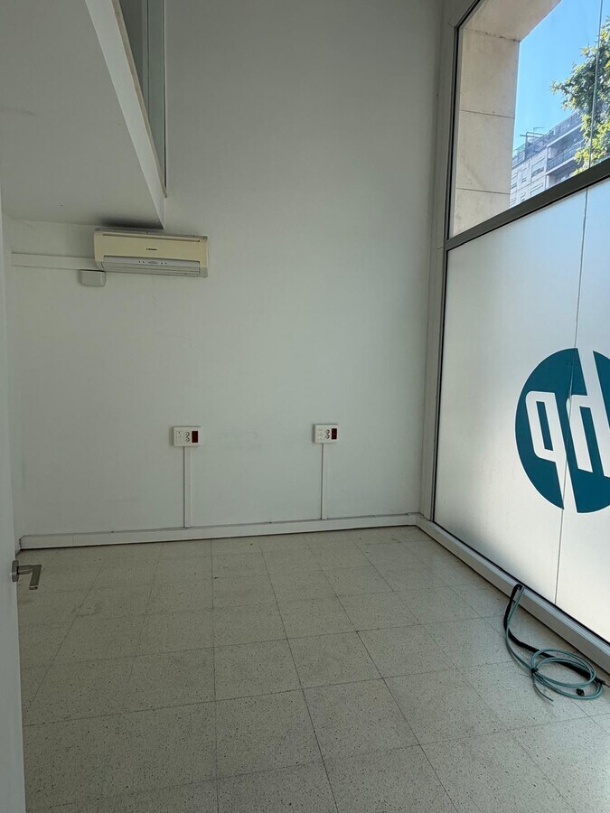 Sabadell, BAR 08202 - Unit 02 -  - Interior Photo - Image 2 of 13
