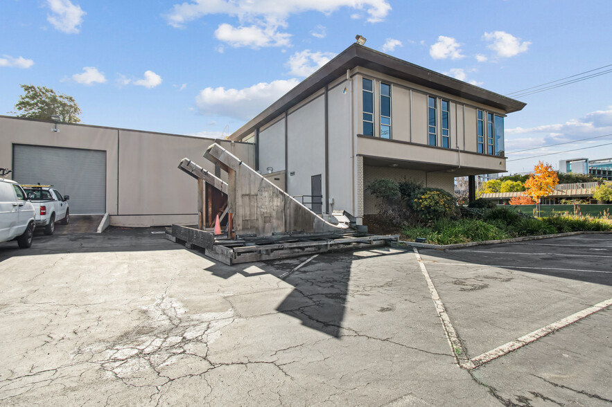 1150 Chrysler Dr, Menlo Park, CA for sale - Building Photo - Image 1 of 9