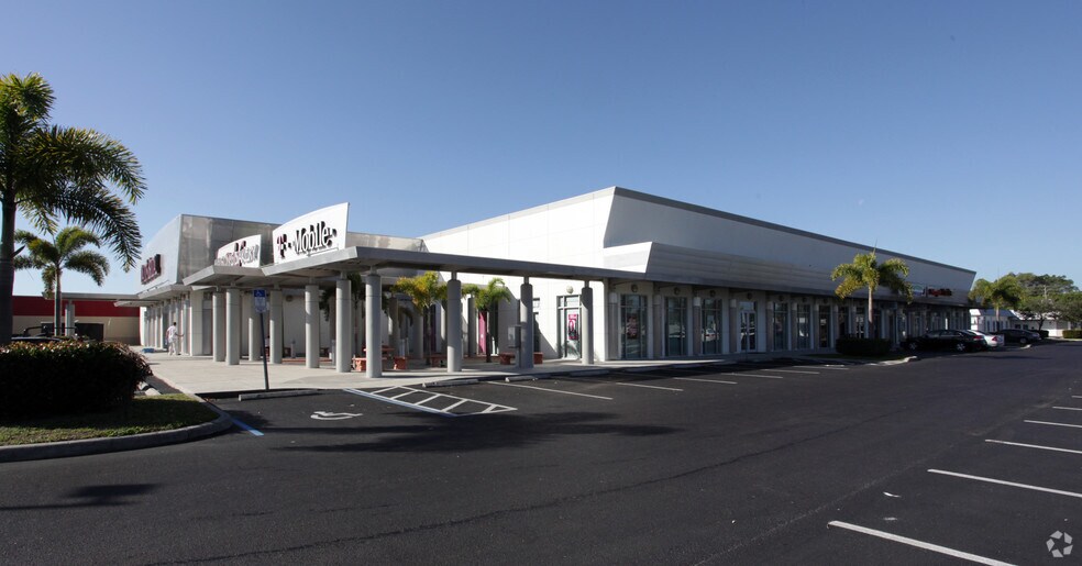 4224 S Cleveland Ave, Fort Myers, FL à louer - Photo du bâtiment - Image 2 de 3