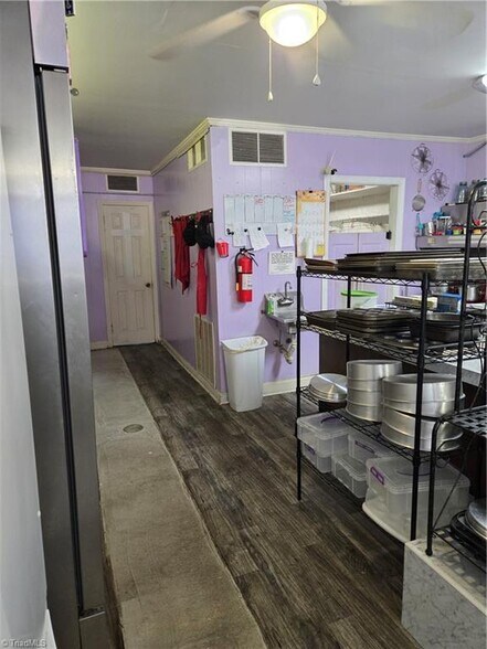 1518 Main St, Ramseur, NC à vendre - Photo intérieure - Image 2 de 5