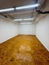 325 W 38th St, New York, NY for lease Interior Photo- Image 1 of 4
