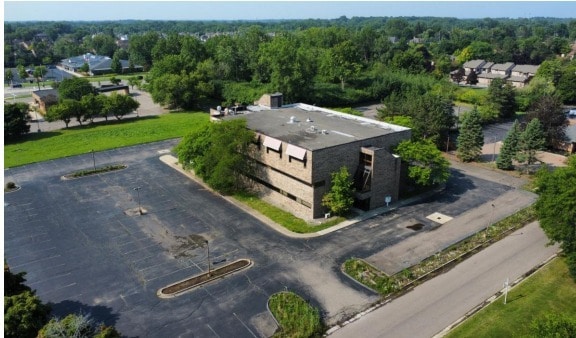 6450 Farmington Rd, West Bloomfield, MI for lease Building Photo- Image 1 of 7