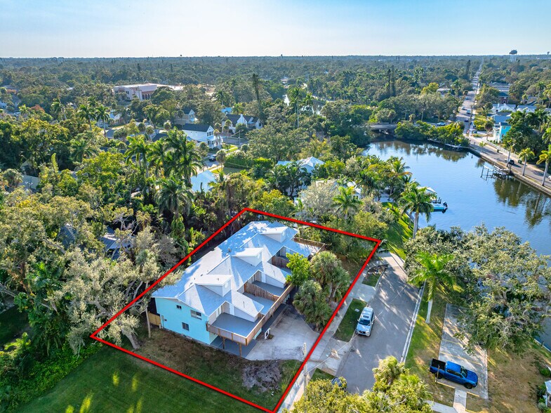 1559 7th Ave W, Bradenton, FL à vendre - Photo du bâtiment - Image 3 de 8