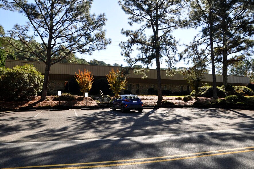 845 Valley View Rd, Southern Pines, NC à vendre - Photo du bâtiment - Image 3 de 12