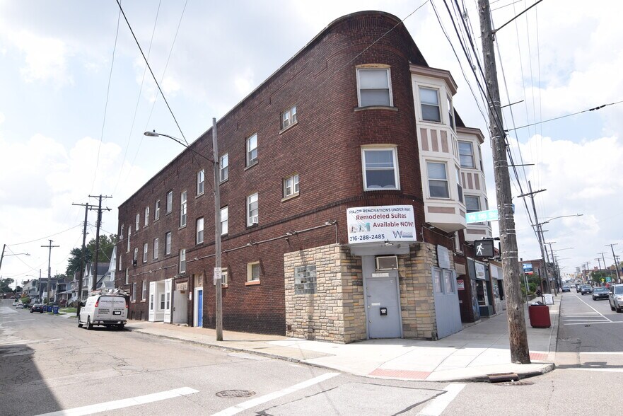 9605 Lorain Ave, Cleveland, OH à vendre - Photo du bâtiment - Image 1 de 26