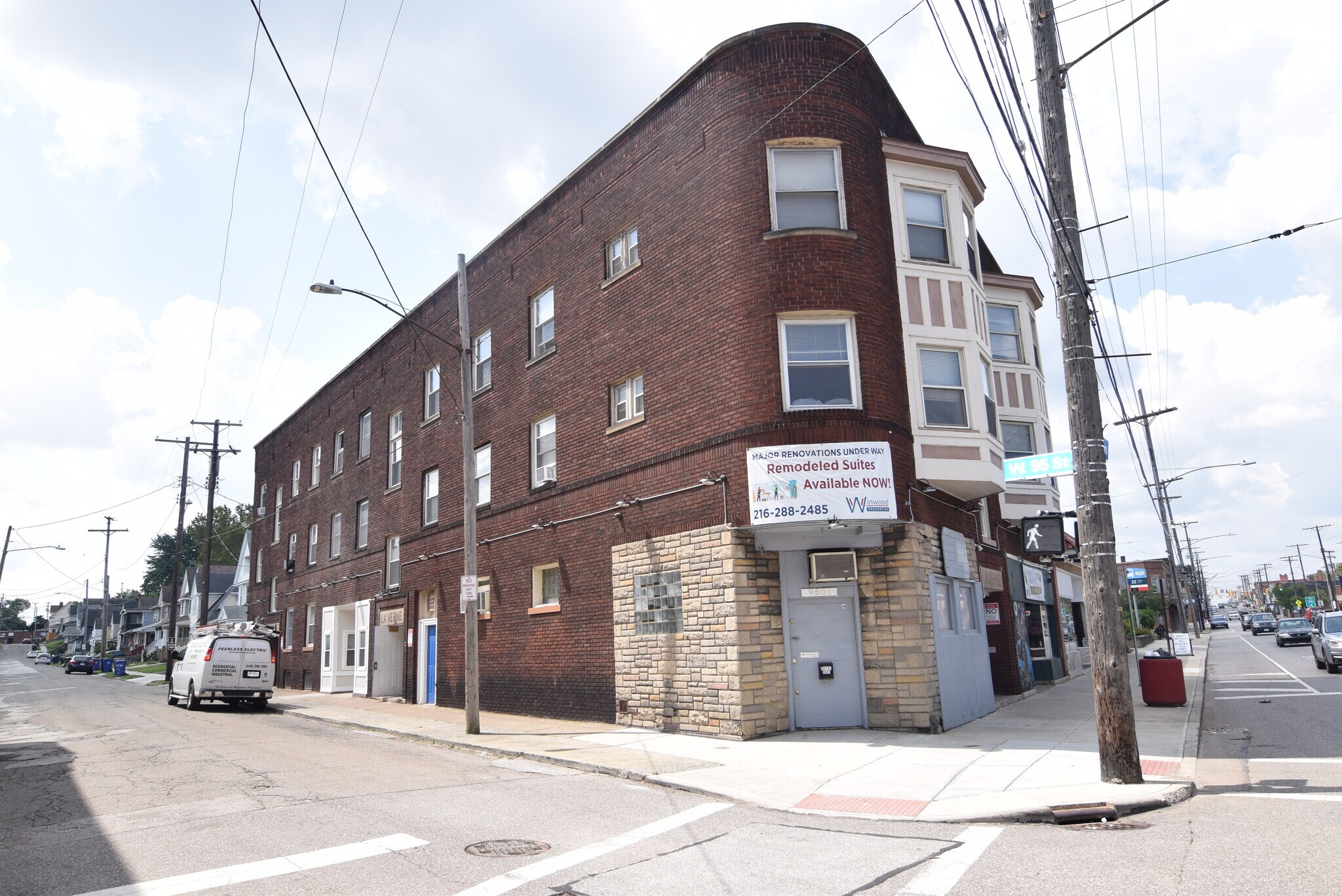 9605 Lorain Ave, Cleveland, OH à vendre Photo du bâtiment- Image 1 de 27