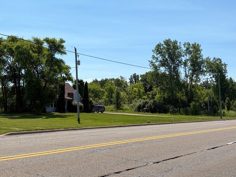 4205 S Isabella Rd, Mount Pleasant, MI à vendre - Photo du bâtiment - Image 2 de 7