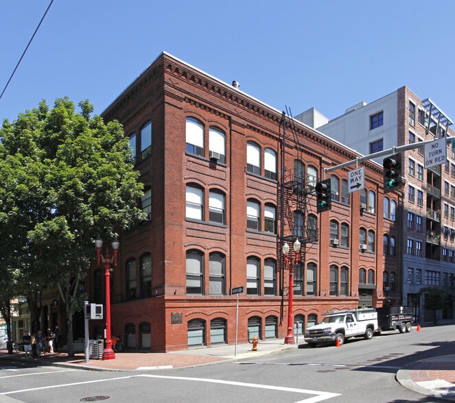 408 NW 5th Ave, Portland, OR for lease - Primary Photo - Image 1 of 16