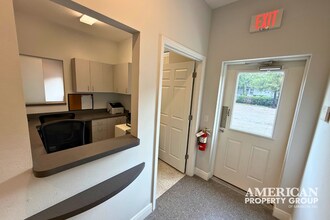607 Manatee Ave E, Bradenton, FL for lease Interior Photo- Image 2 of 12
