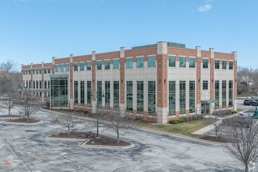 4600 W Loomis Rd, Greenfield, WI for sale - Primary Photo - Image 1 of 19