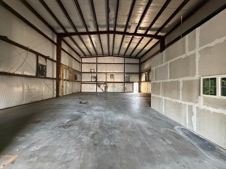 3710 Arc St, Houston, TX for lease - Building Photo - Image 3 of 4