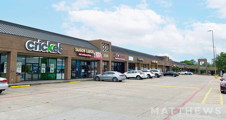 2520-2596 E Arkansas Ln, Arlington, TX à louer - Photo du bâtiment - Image 2 de 5