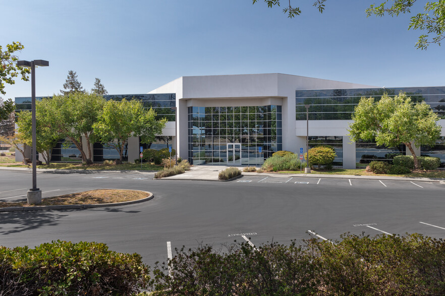 45401 Research Ave, Fremont, CA for lease - Building Photo - Image 1 of 4