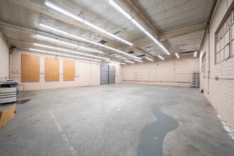 3858 Broadway Pl, Los Angeles, CA for lease Building Photo- Image 2 of 50