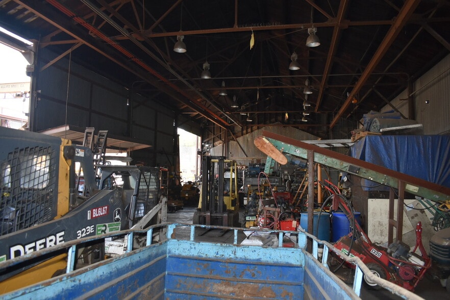 8705 Crocker St, Los Angeles, CA for lease - Building Photo - Image 2 of 15