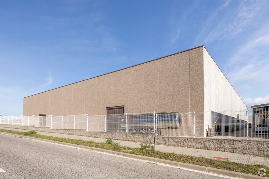 Industrial in Vilafranca del Penedès, Barcelona for lease - Building Photo - Image 3 of 9