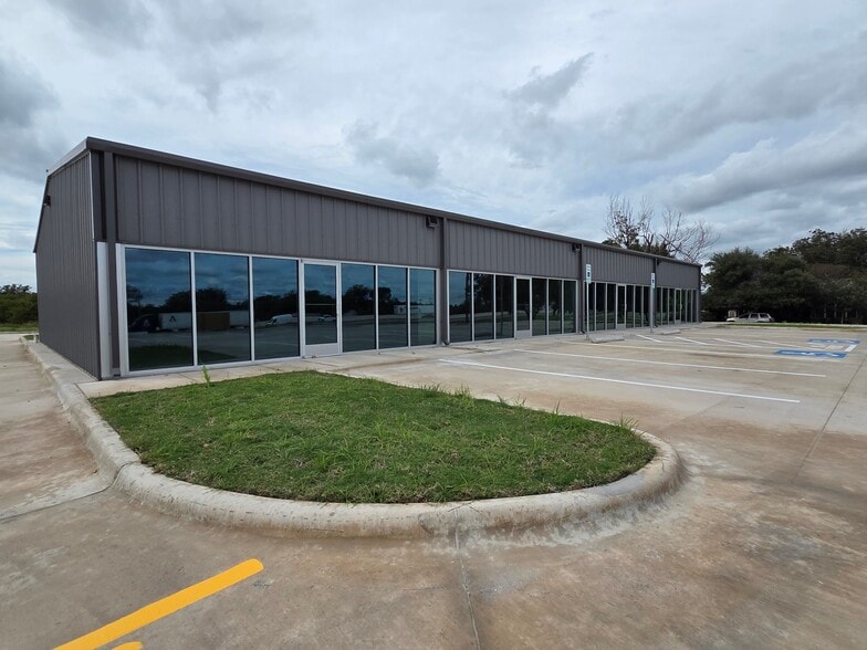 308 Church Ave, Troy, TX for lease - Building Photo - Image 2 of 10