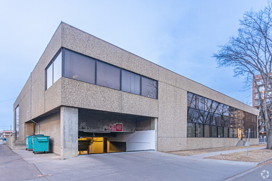 12315 Stony Plain Rd NW, Edmonton, AB for lease - Building Photo - Image 3 of 7