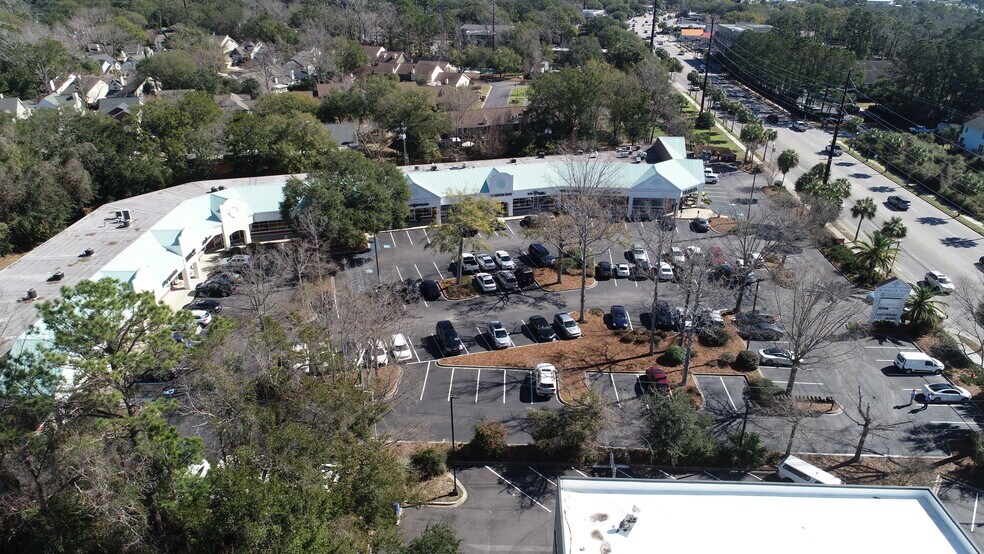 320 W Coleman Blvd, Mt Pleasant, SC à louer - Photo du bâtiment - Image 2 de 4