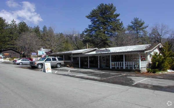 54325-54385 N Circle Dr, Idyllwild-Pine Cove, CA for lease - Building Photo - Image 3 of 5