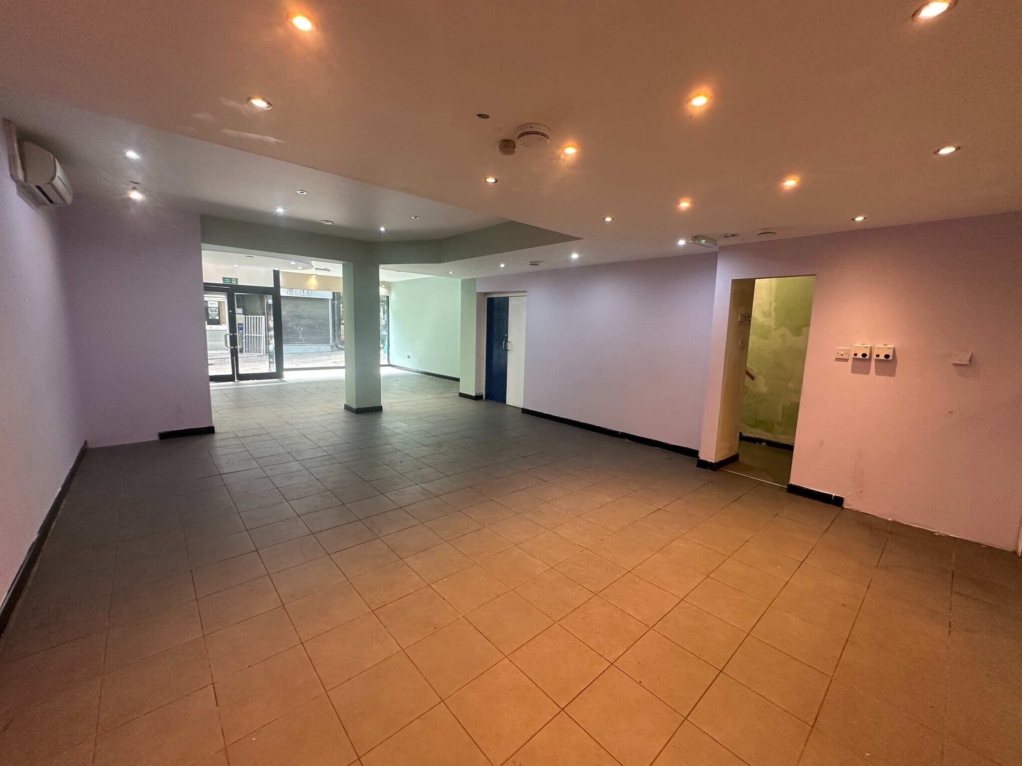 16-18 The Arcade, Barnsley à louer Photo intérieure- Image 1 de 6