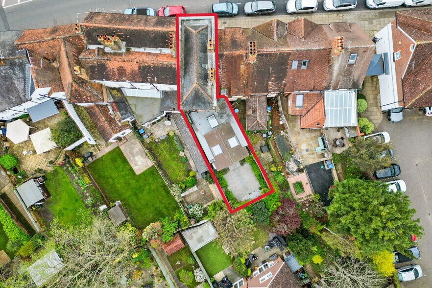 26 Windsor St, Chertsey à vendre - Photo du bâtiment - Image 2 de 14